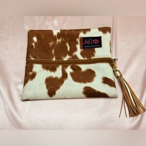 MAKEUP JUNKIE | MJ Bag - Tan Your Hide (Brown/White)